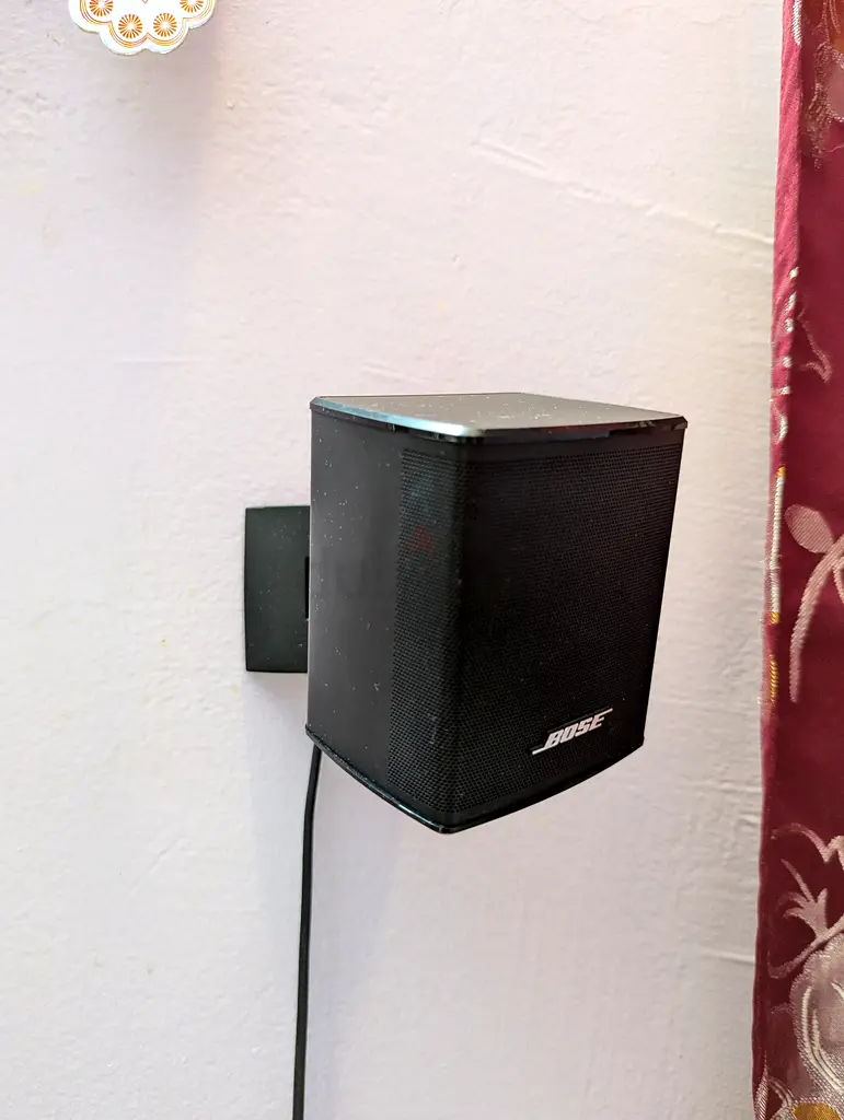 Bose 700 Soundbar, Bose Bass module, Bose surround speakers