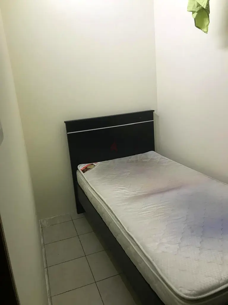 Apartment FULLY FURNISHED PARTITION for SINGLE MALE, Near Gardens