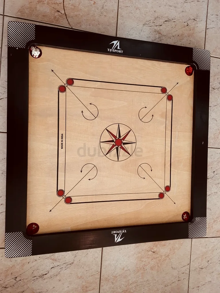 لوحة كاروم 36 × 36 بوصة62931668510594111