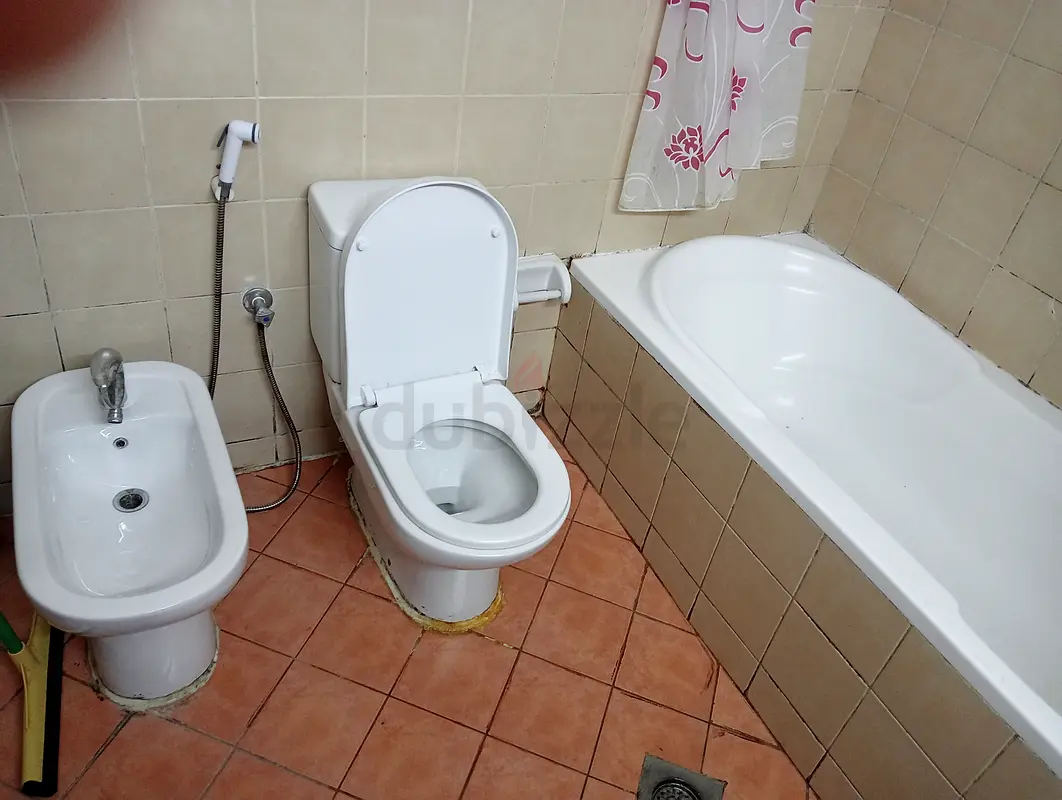 Apartment FULLY FURNISHED PARTITION for SINGLE MALE, Near Gardens