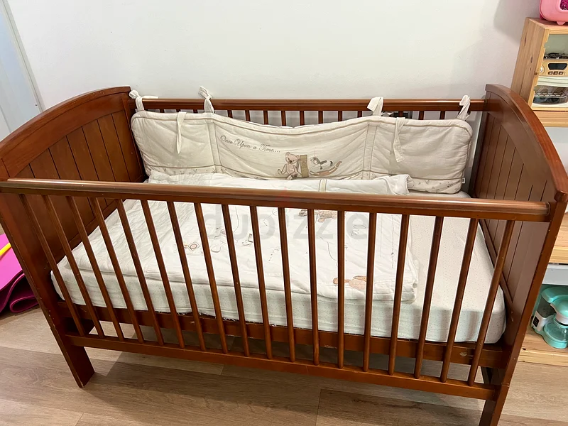 Mamas and papas cot And dresser