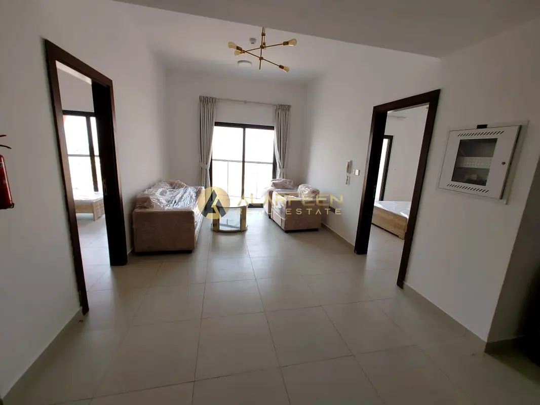 Apartment Community View Huge Balcony Specious Layout Dubai