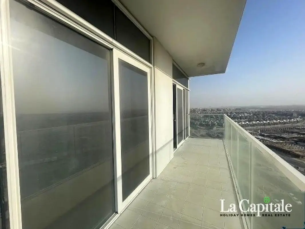 Apartment Fully Furnished Spacious Golf View Vacant Dubai