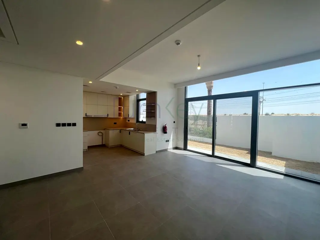 Villa 4 Bedroom + Maid Single Row Modern Finish Dubai