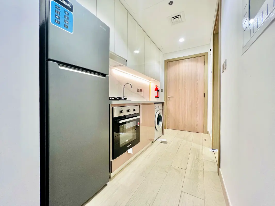 Apartment Lagoon View Chiller Free Builtin Oven Brand New