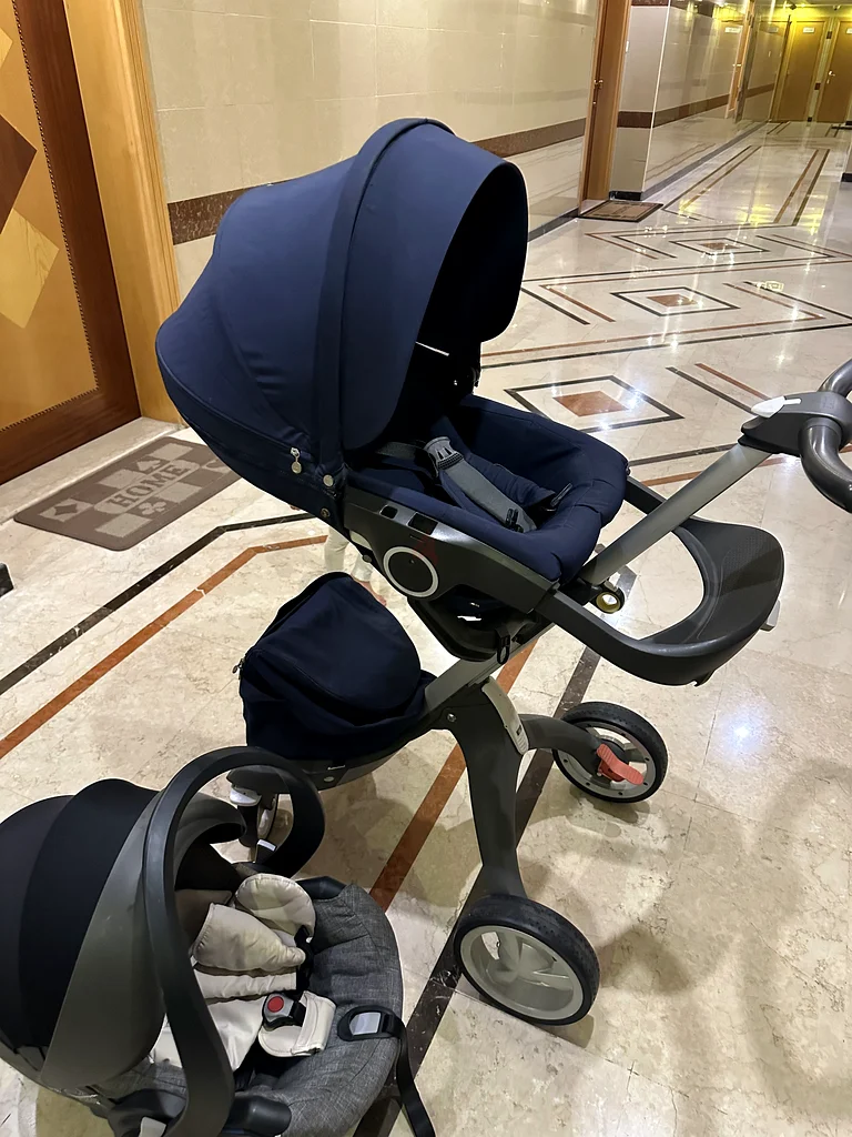 Stroller stokke v5 with stokke car seat62930654647170112
