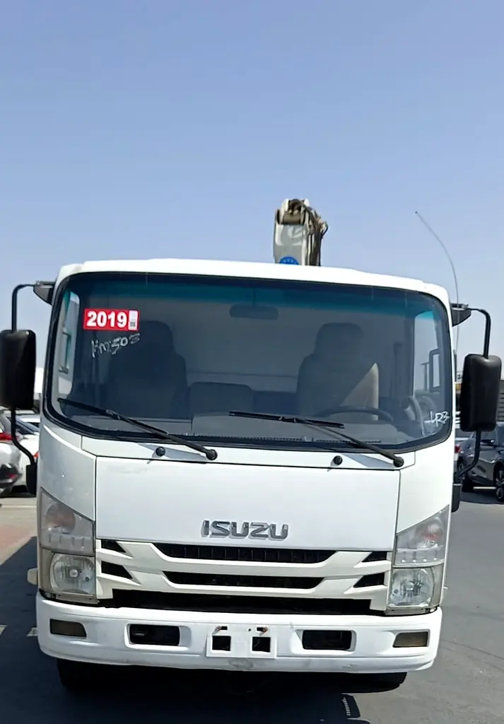 Isuzu Other 2019 — photo 1 of 11