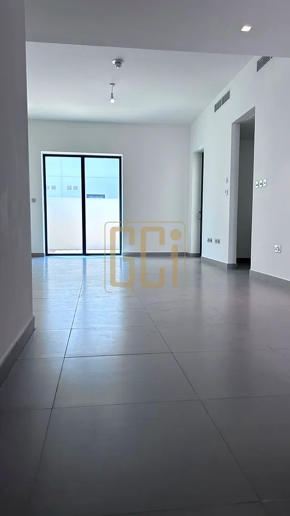 Townhouse Hot Deal Amazing opportunity to live in Yas Abu