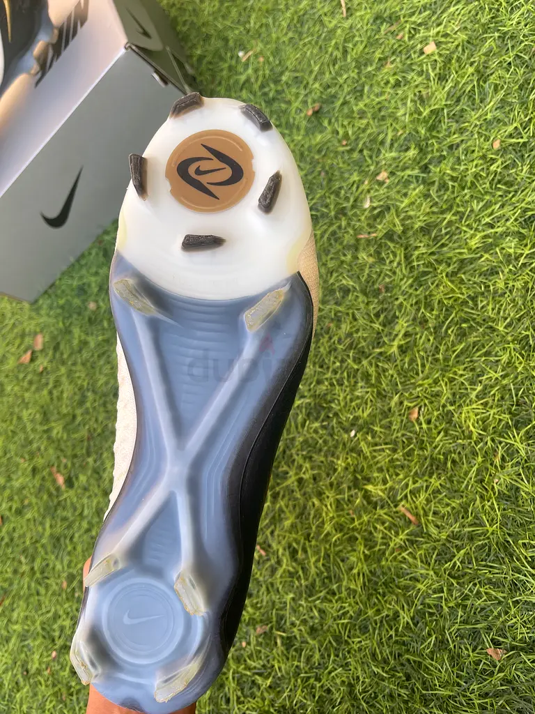 Phantom Luna 2 elite fg football boots