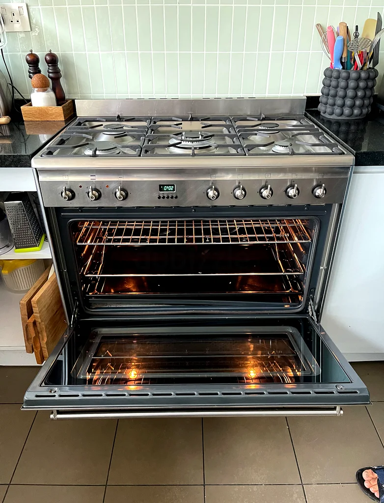 SMEG Italian Dual fan Top gas oven electric COOKING Range size 90cm