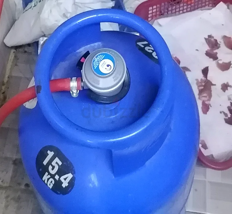 Gas Cylinder regulator and pipe Moving sales Excellent working