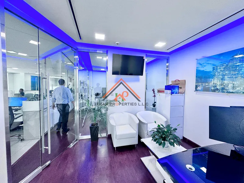 Office PREIMUM OFFICE GLASS PARTITIONS NEAR METRO 30+ PEOPLE