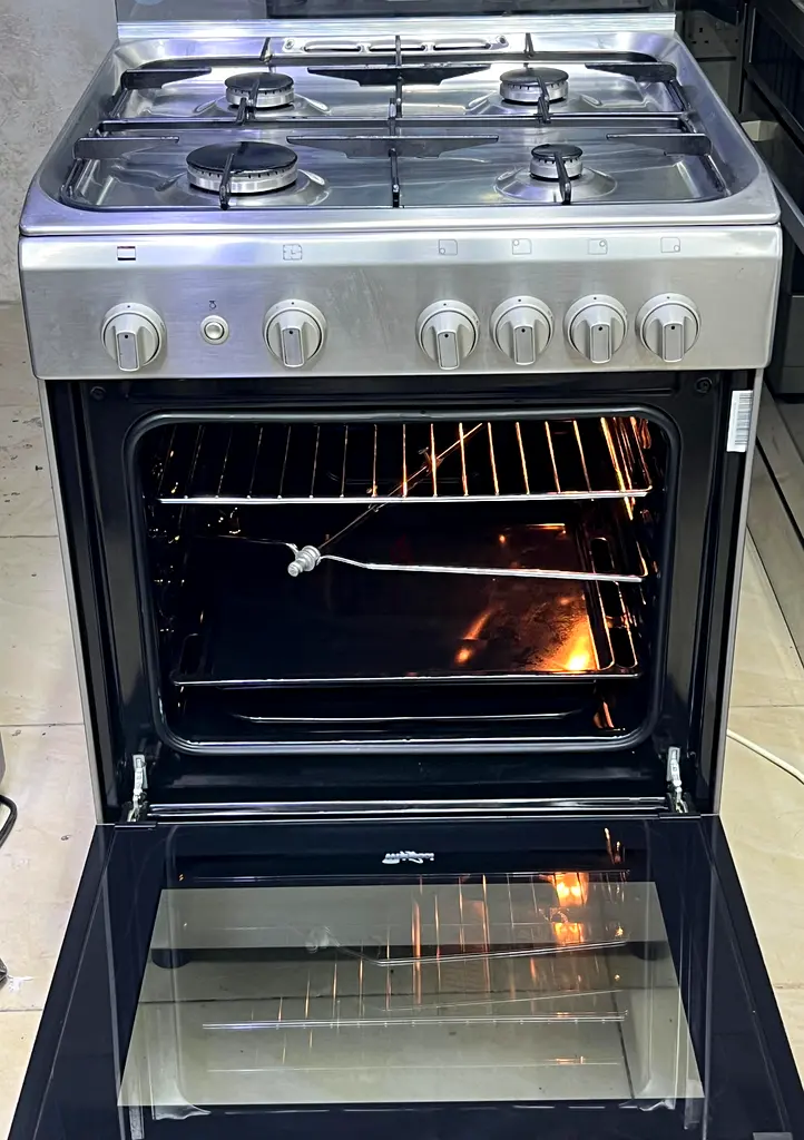 Whirlpool Gas Stove 4 Burners Oven with Grill 60cm Excellent Condition