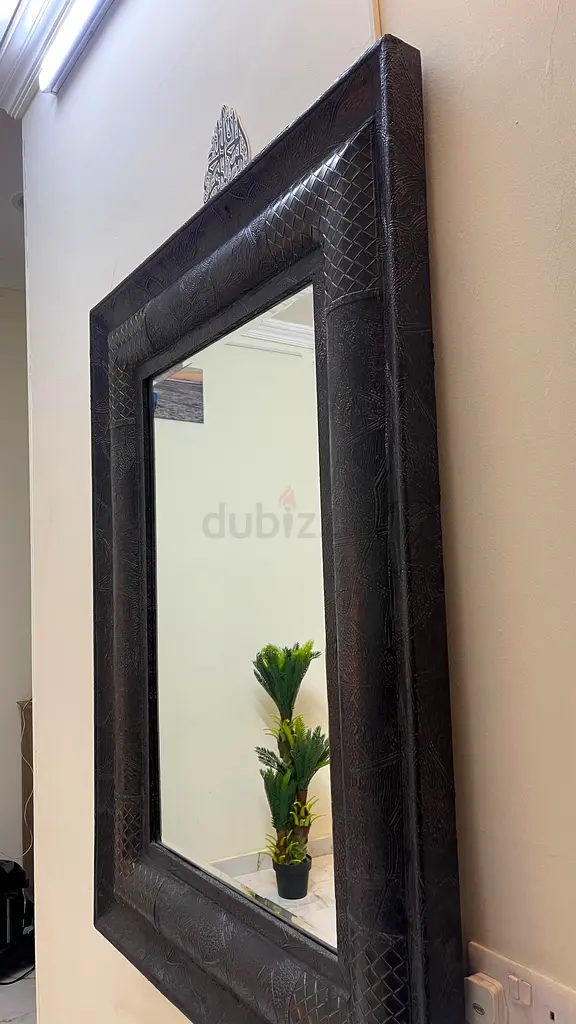 Wall hanging mirror