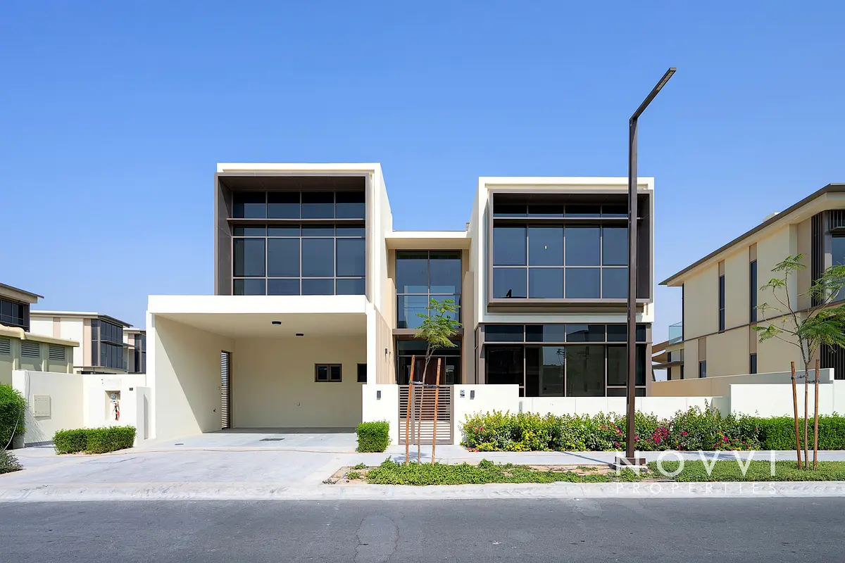 Villa Modern Private Pool Directly on the Park Dubai