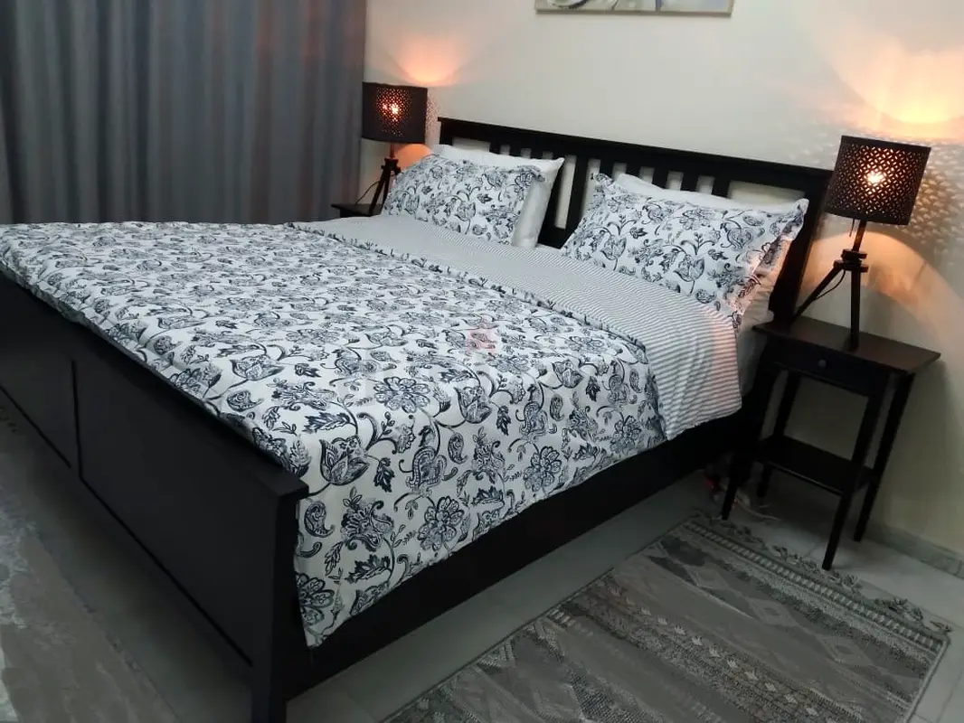 Solid wood Bed Set king size 6pcs IKEA like new