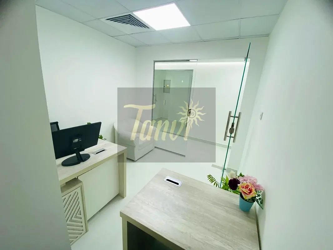 Office Fully Fitted Office Direct From Owner Near to Metro Station