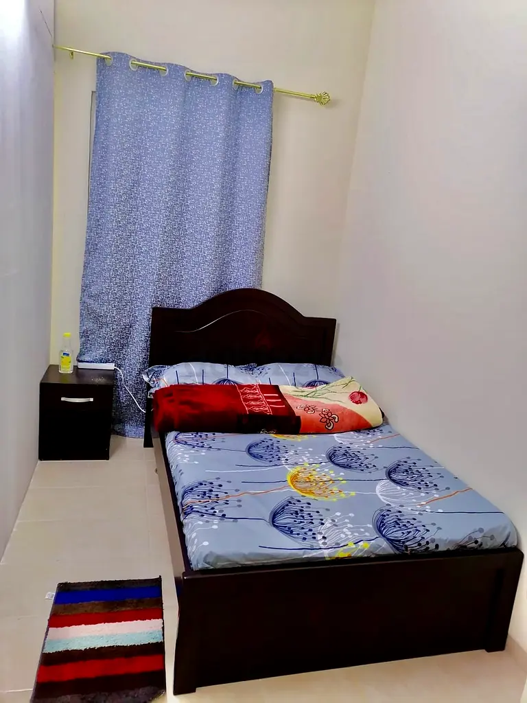 Apartment PARTITION ROOM AVAILABLE FOR SOUTH INDIAN COUPLES OR SOLO