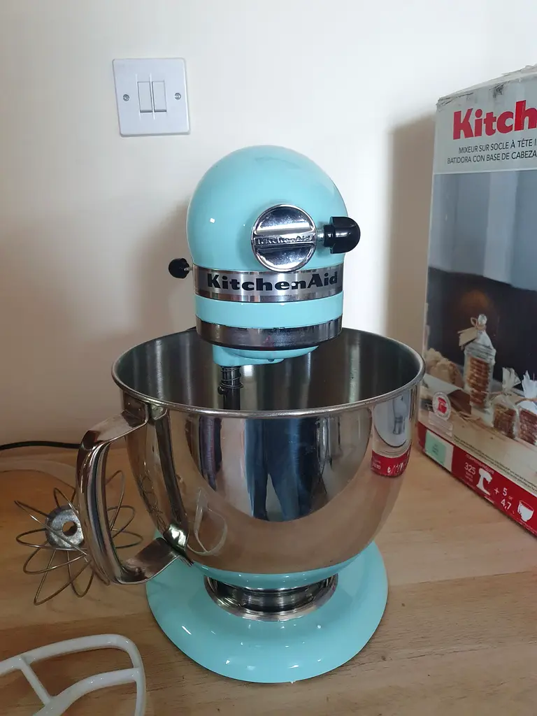 Kitchen Aid 4.7 L Stand Mixer As NEW