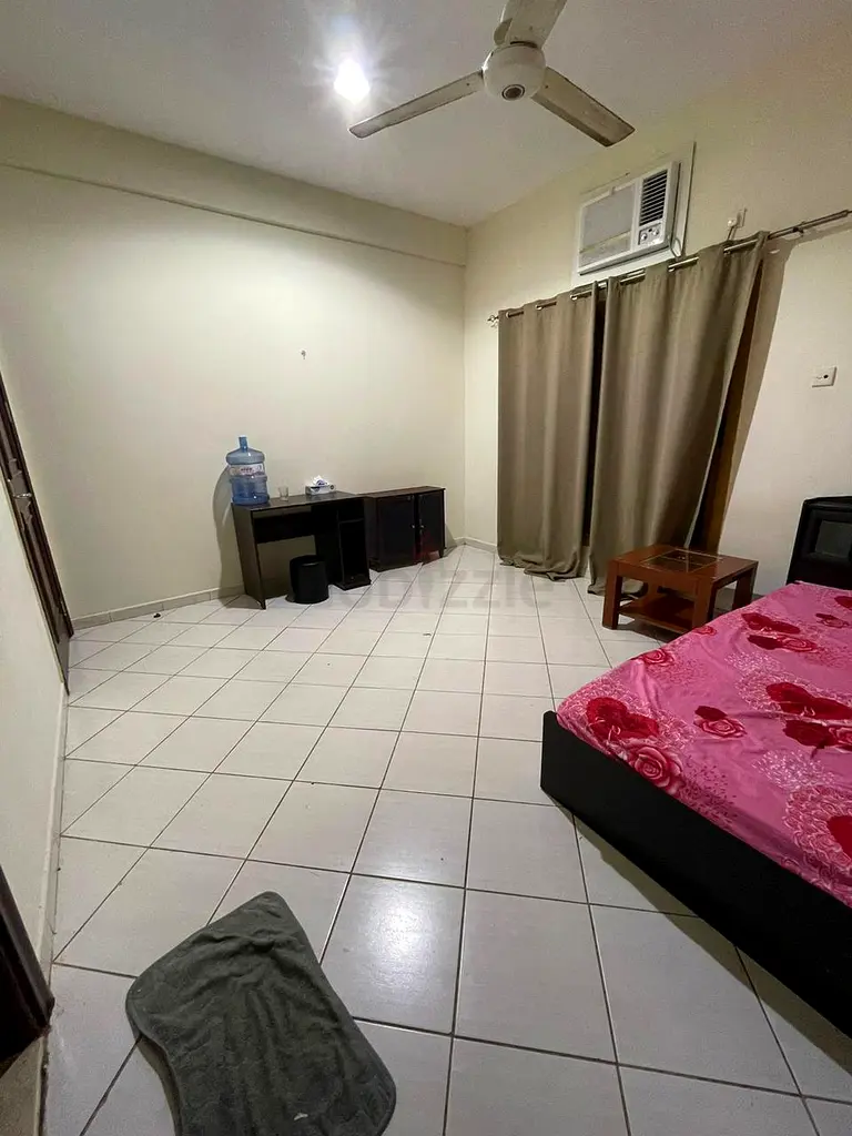 Apartment Family Master Bedroom Sharing in Al Baraha ( Deira) , with
