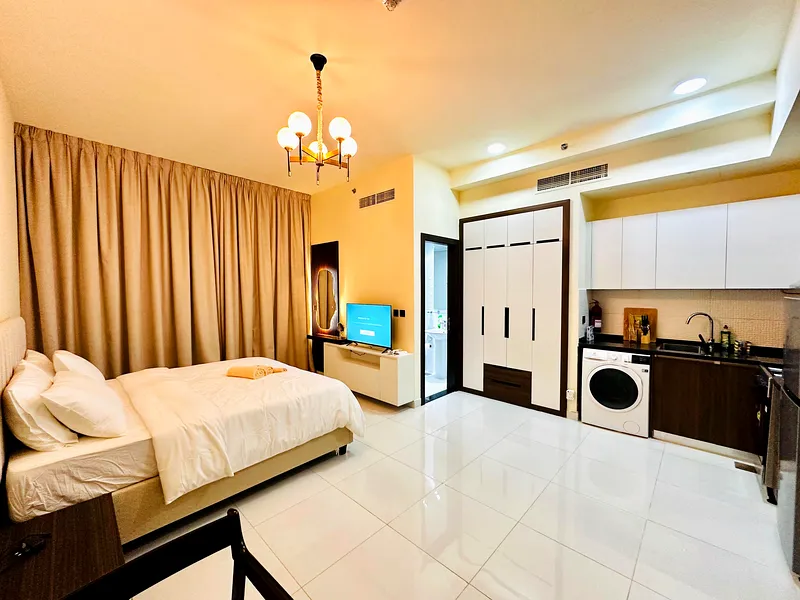 Apartment BRAND NEW FURNITURE INCLUDING BILLS LUXURIOUS FULLY