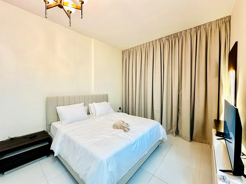 Apartment BRAND NEW FURNITURE INCLUDING BILLS LUXURIOUS FULLY