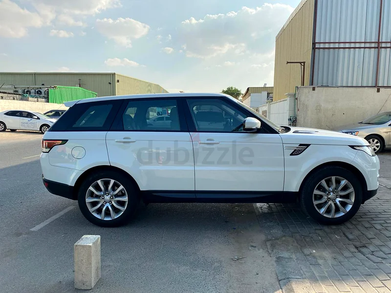 Very well maintained clean Land Rover Range Rover Sport.