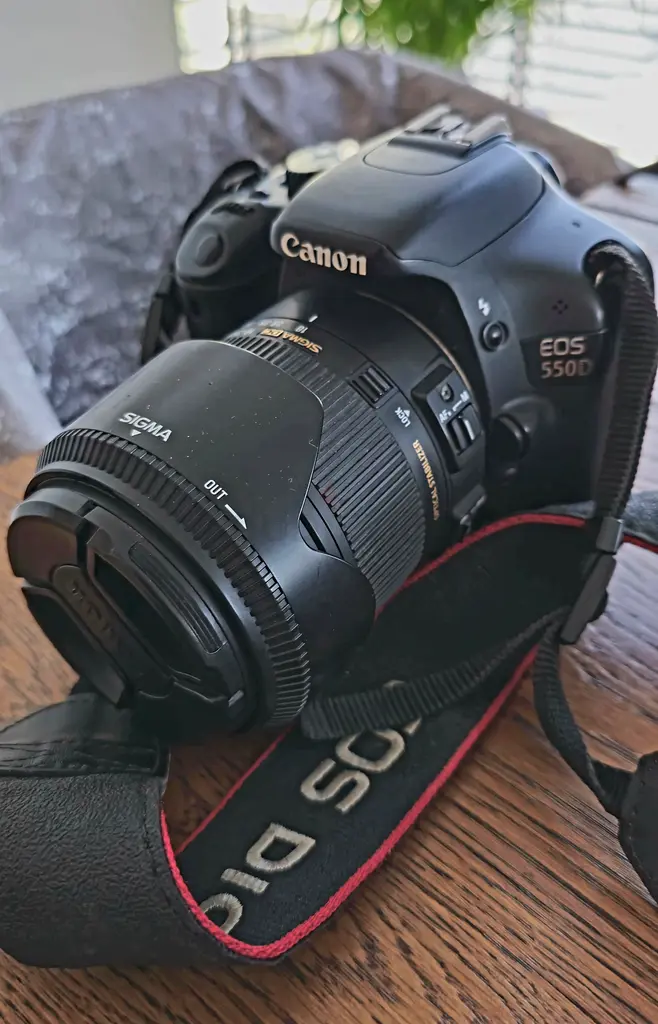 Canon EOS 550D Camera and equipment