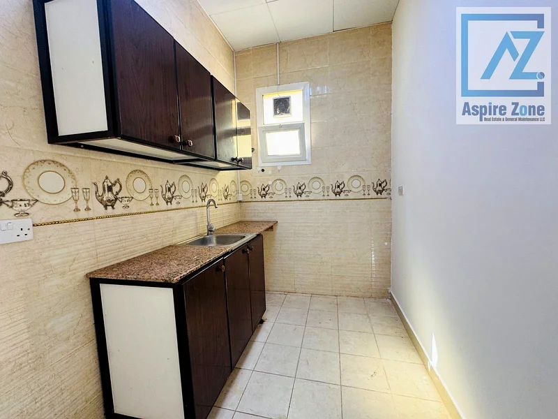 Apartment SPACIOUS 1 BHK /GROUND FLOOR/FREE PARKING/UTILITIES INCLUDED