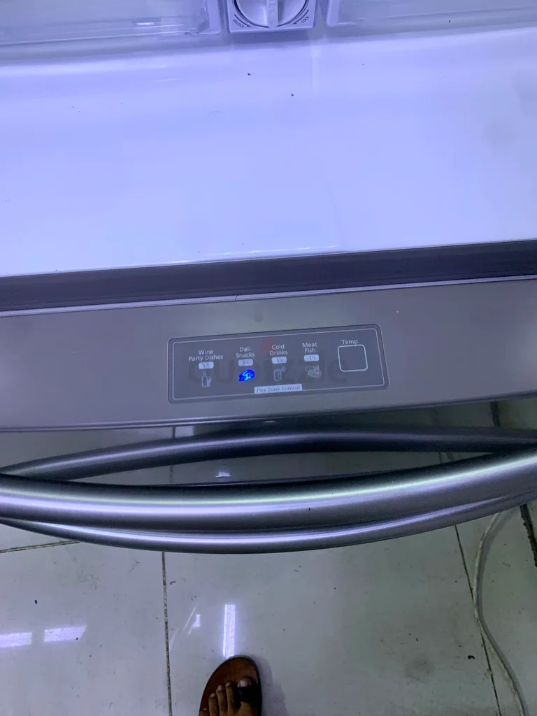 Samsung french door fridge water dispenser