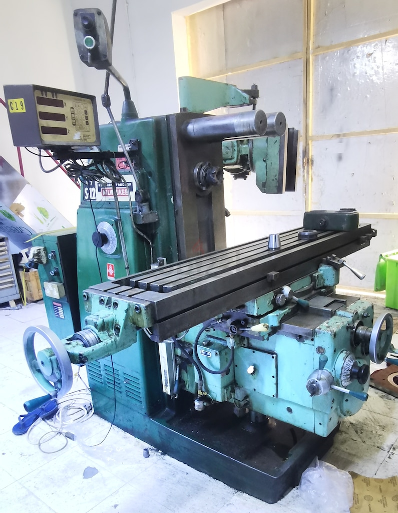 KEARNEY TRECKER VERTICAL / HORIZONTAL Universal Milling Machine | dubizzle