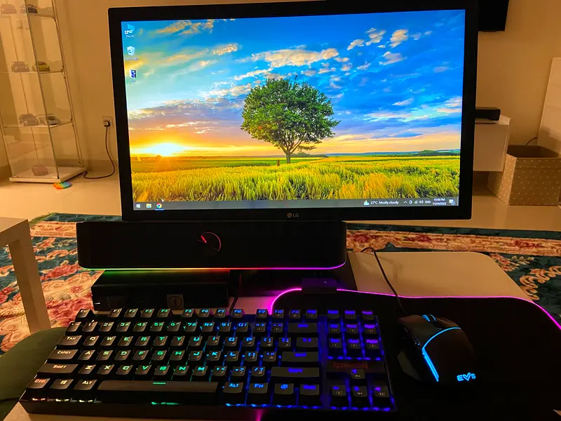 Dell optiplex Micro PC 5060 i3 with LG Monitor keyboard RGB