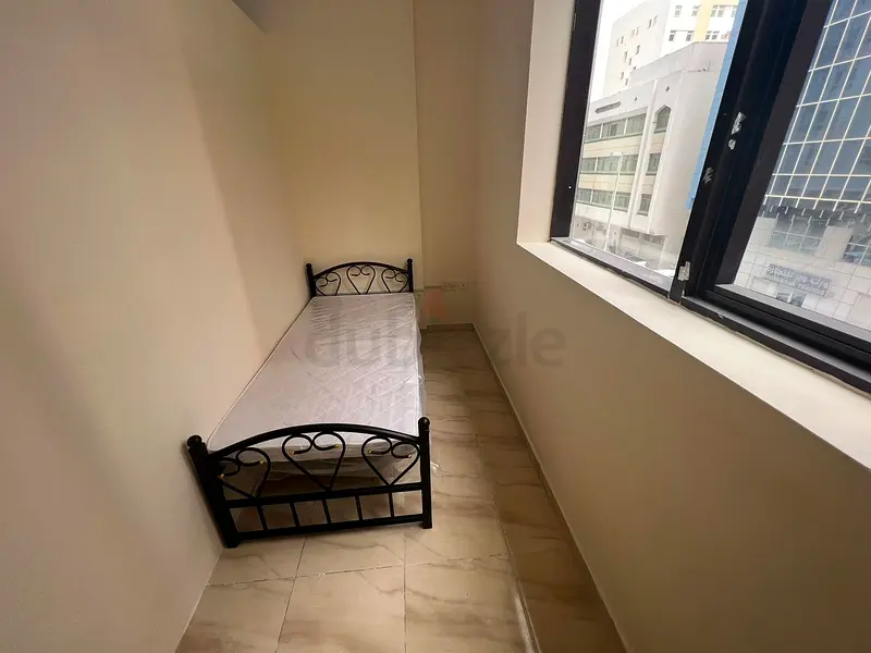 Apartment Small room available in Shabiya12, Mussafah for male