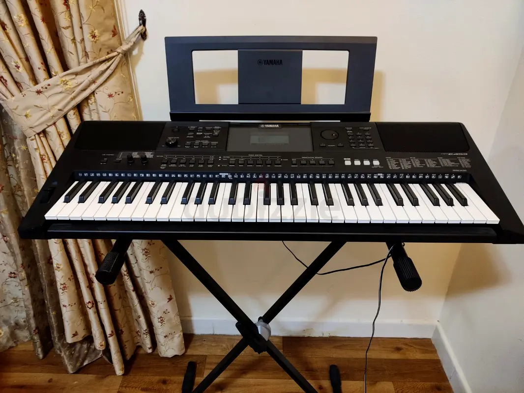 Yamaha PSRE453 Keyboard for Sale