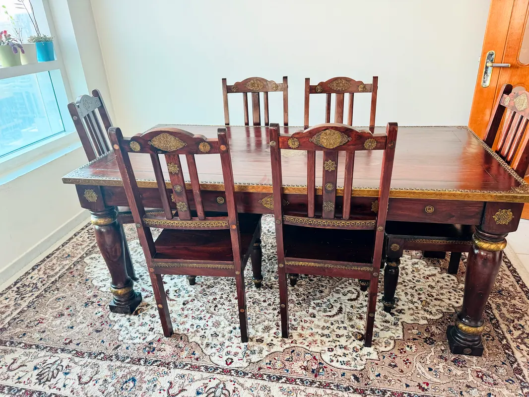 6 seater dinner table for sale