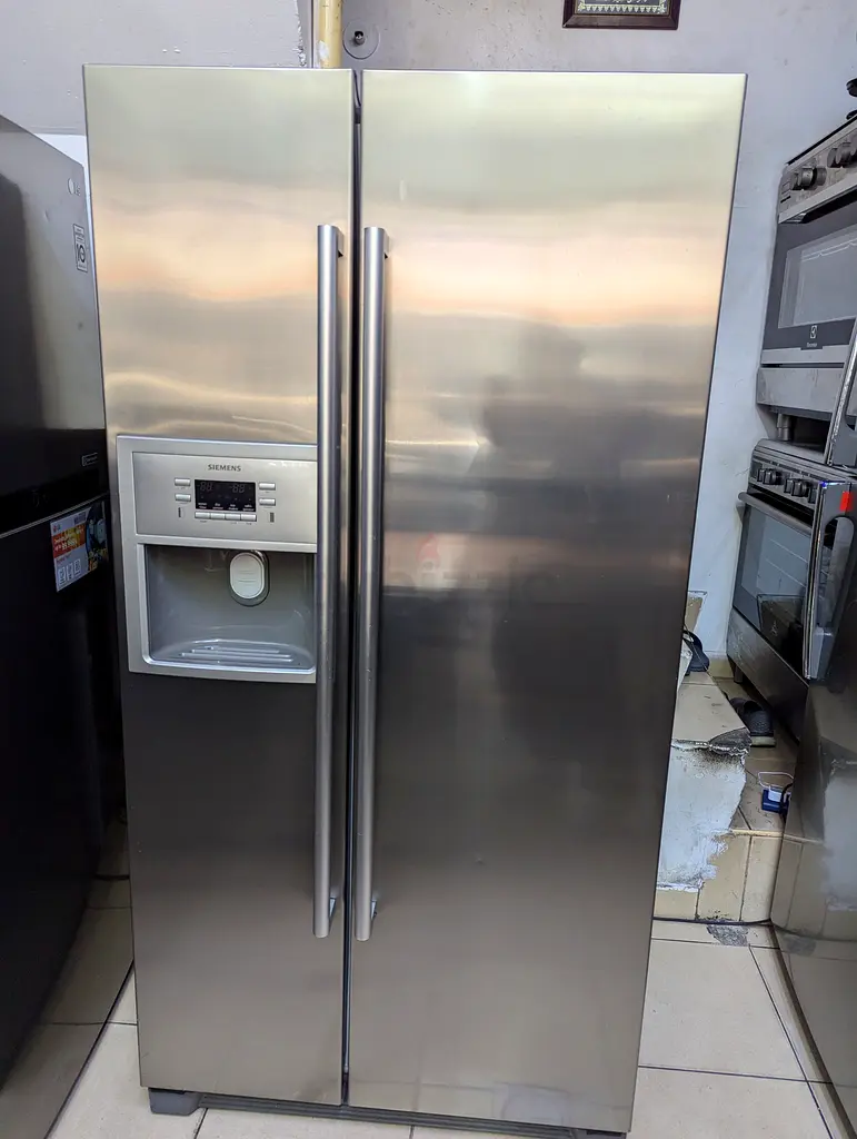 Siemens Fridge Freezer side by side with ice maker