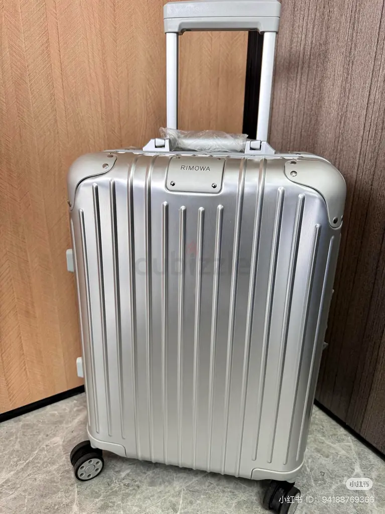 Roller luggage cabin size