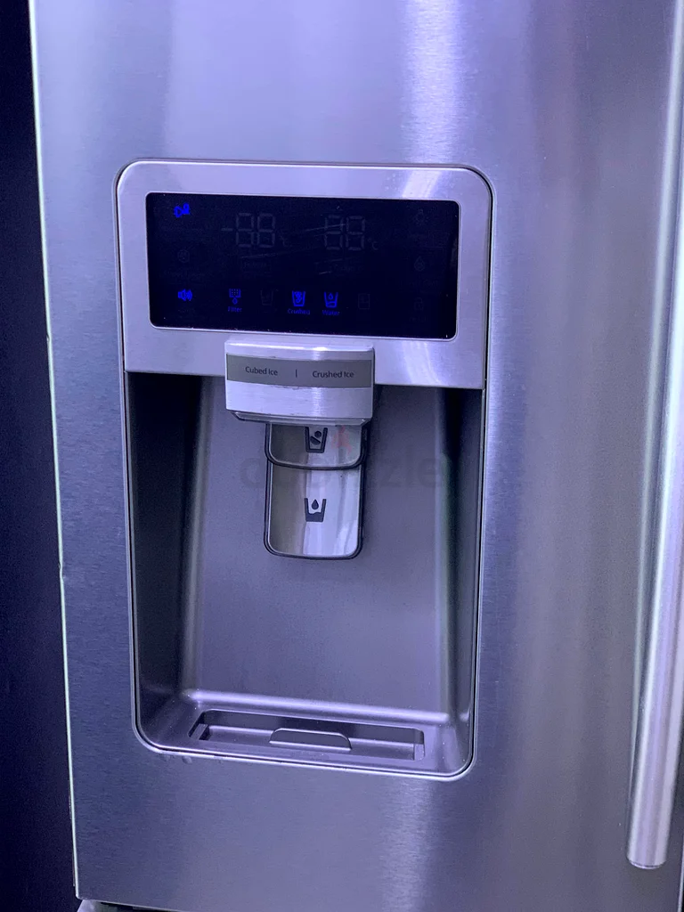 Samsung french door fridge water dispenser