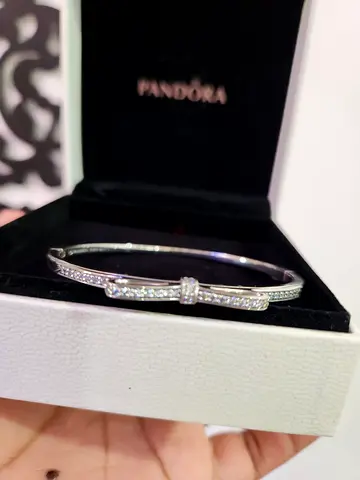 Brand new Pandora bangle with box
