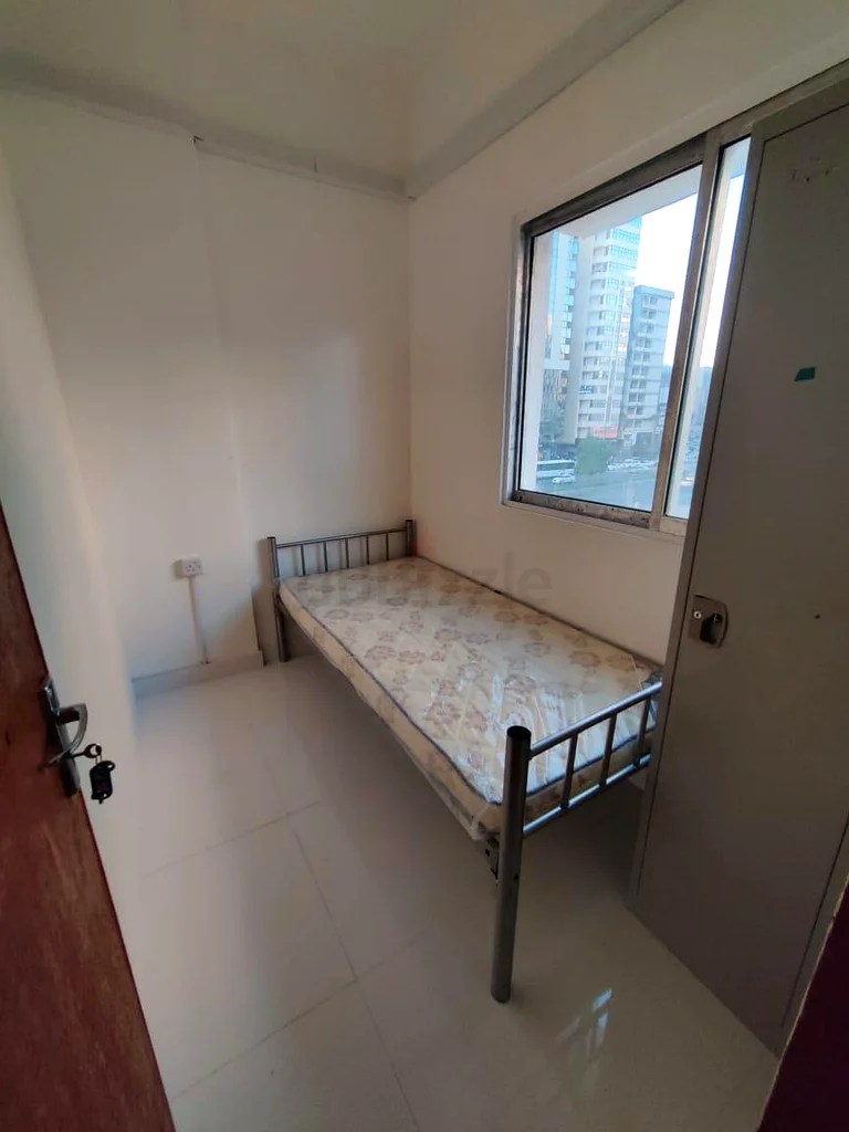 Apartment Specious partition in 799 Abu Dhabi