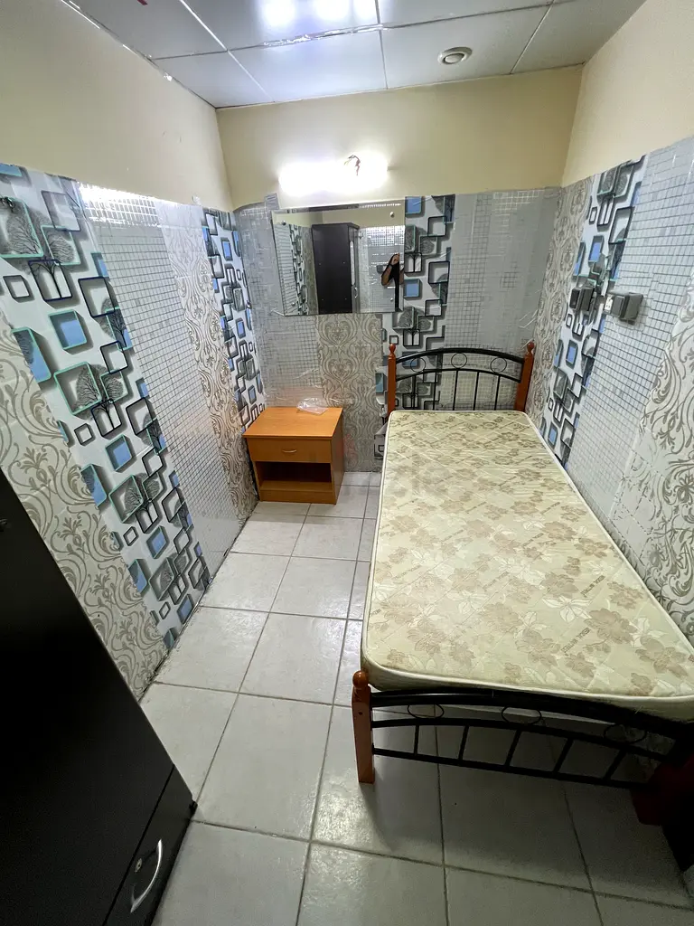 Apartment Room available for single person in Al Barsha 1 (MOE