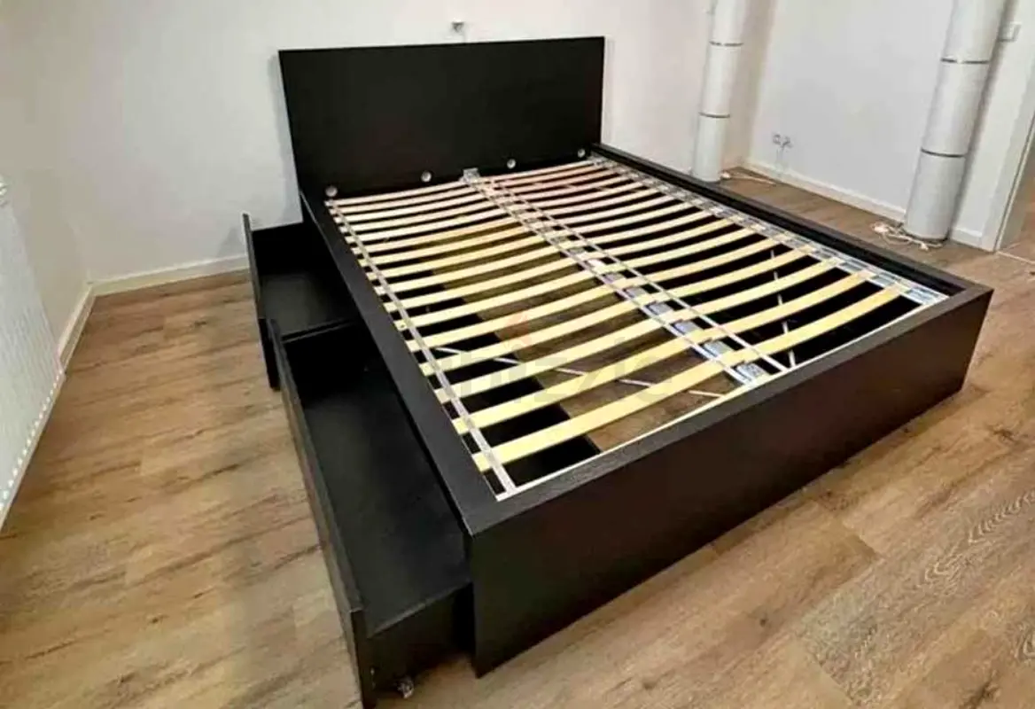 Ikea Malm bed with mattress king size excellent condition No damage