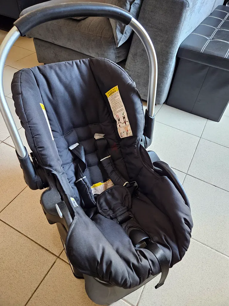 Baby car seat with base
