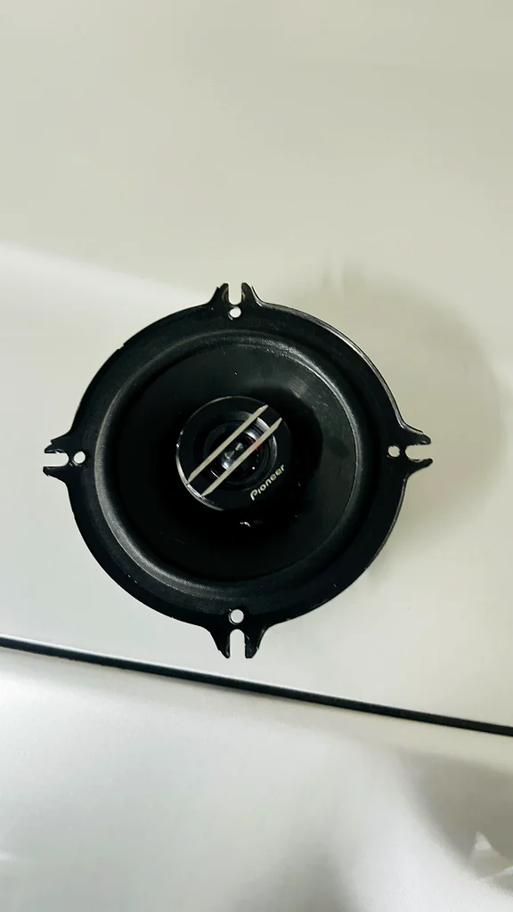 مكبرات صوت متمركزة من بيونير TS-G1320F63260213078529112