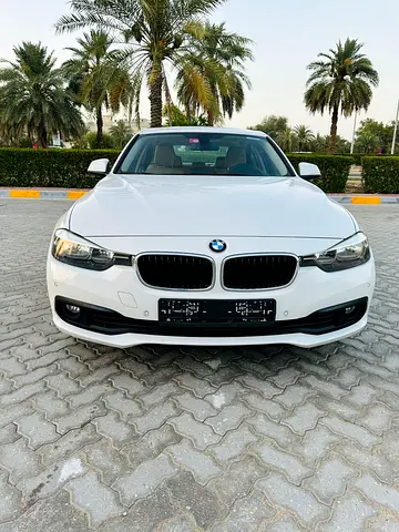 Used 4 cylinder BMW 3 Series for sale in Abu Dhabi | dubizzle