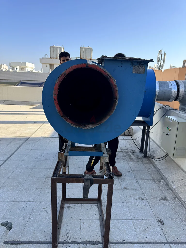 Kitchen hood with motor fan