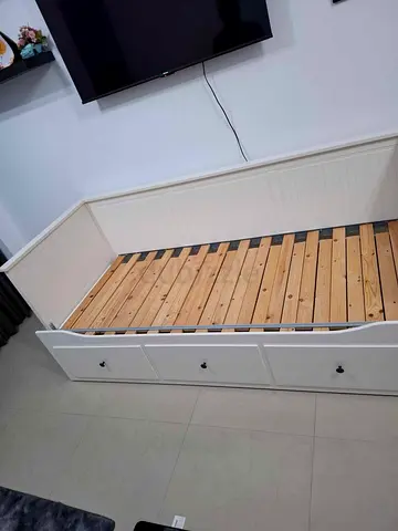Ikea hemnes day bed with mattress