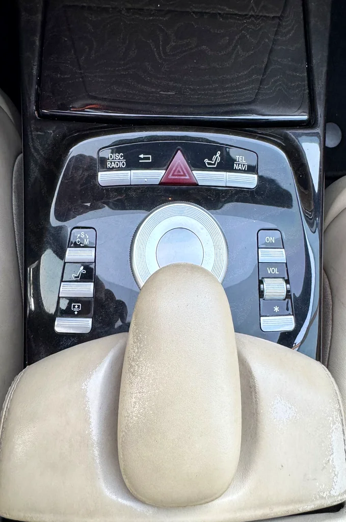 مرسيدس بنز S550 L نسخة دول مجلس التعاون الخليجي، قطعت 186500 كم، لون أسود مع داخلية بيج63231641328258114