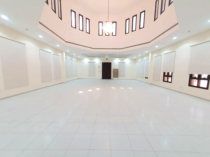 Showroom Mall with electricity,water,gas just 130k for nursery,gym