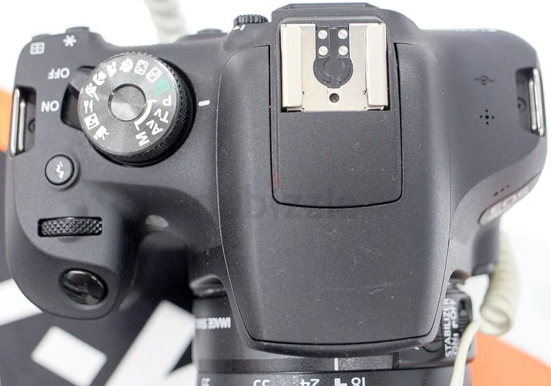 Canon 2000D   50mm 1.8 lens    SD card63233636796803111